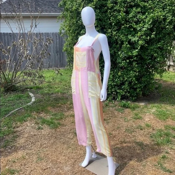 💋NWT Jen’s Pirate Booty Carnaval Crop Sunset Overalls - Picture 9 of 16